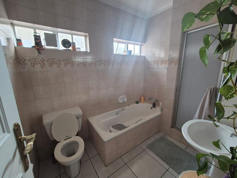 To Let 3 Bedroom Property for Rent in Hyde Park Gauteng