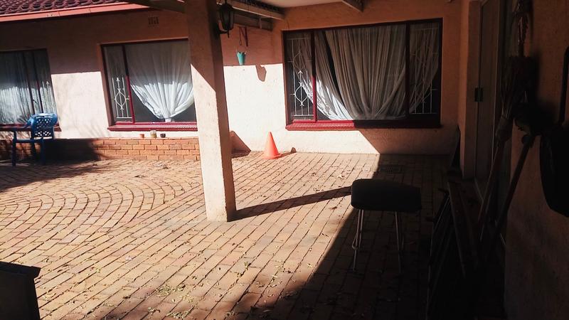 To Let 4 Bedroom Property for Rent in Albemarle Gauteng