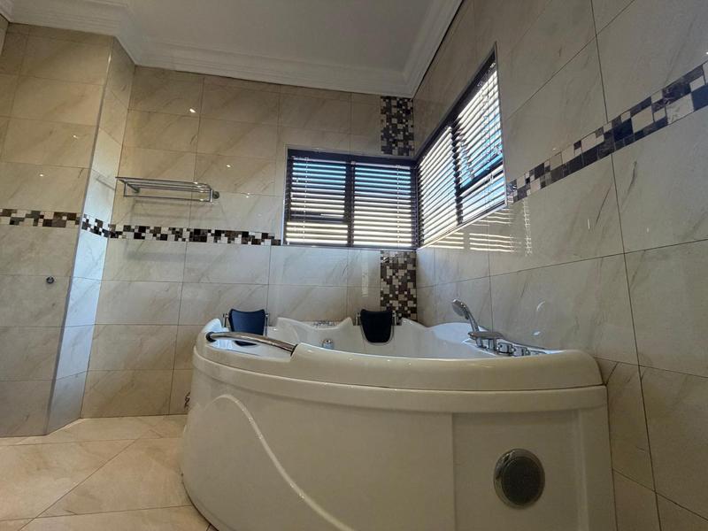 4 Bedroom Property for Sale in Blue Valley Golf Estate Gauteng