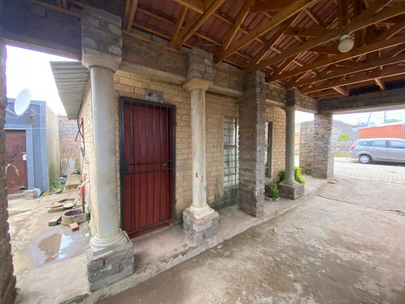 2 Bedroom Property for Sale in Tshepisong Gauteng