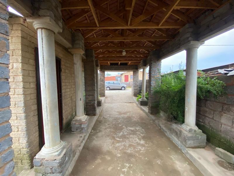 2 Bedroom Property for Sale in Tshepisong Gauteng