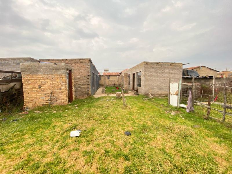 2 Bedroom Property for Sale in Tshepisong Gauteng
