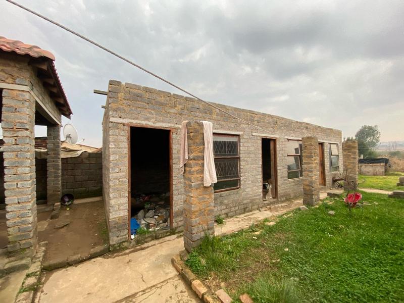 2 Bedroom Property for Sale in Tshepisong Gauteng