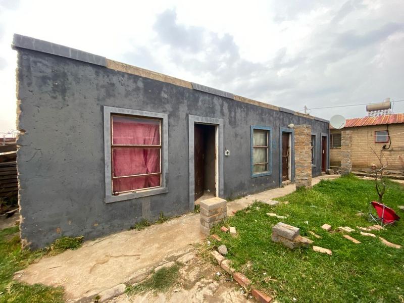 2 Bedroom Property for Sale in Tshepisong Gauteng