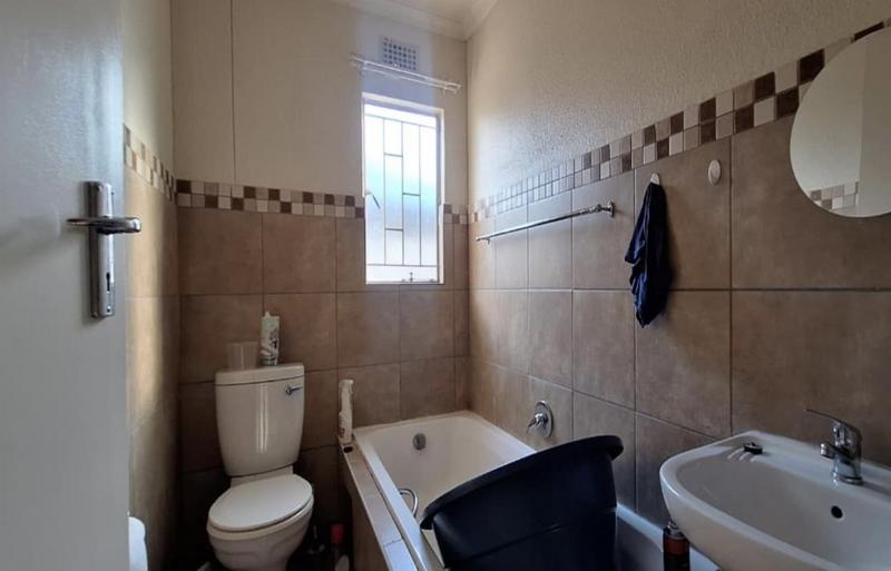 3 Bedroom Property for Sale in Albertsdal Gauteng