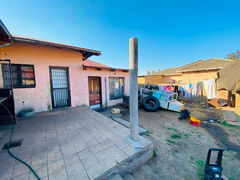 18 Bedroom Property for Sale in Delville Gauteng