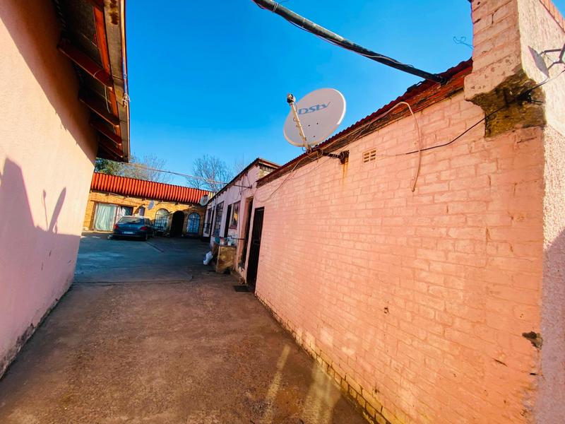 18 Bedroom Property for Sale in Delville Gauteng