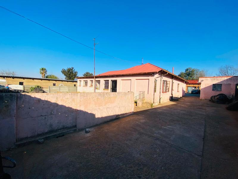 18 Bedroom Property for Sale in Delville Gauteng
