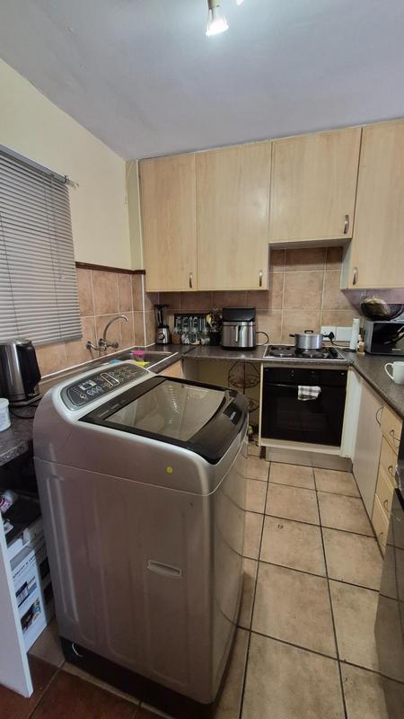 2 Bedroom Property for Sale in Die Hoewes Gauteng