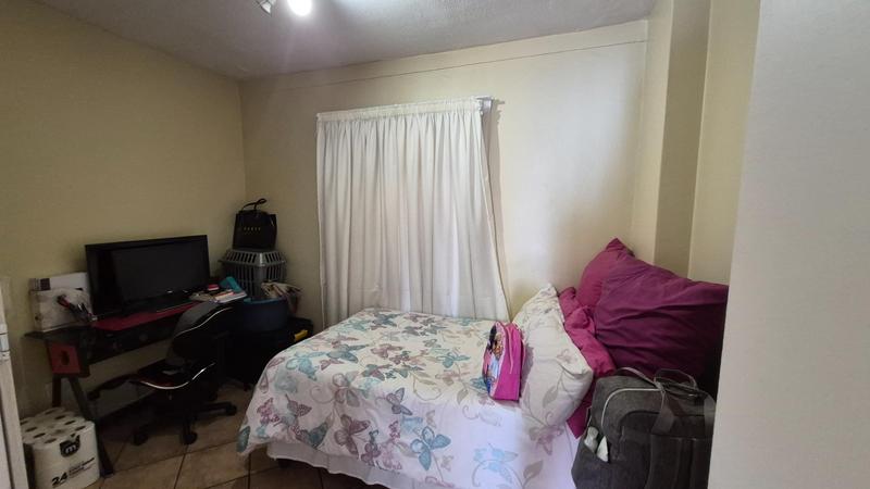 2 Bedroom Property for Sale in Die Hoewes Gauteng