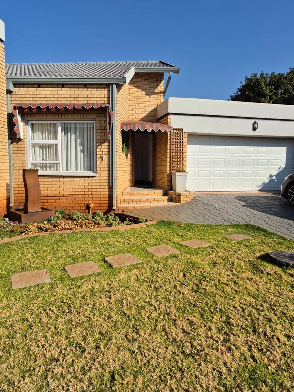3 Bedroom Property for Sale in Eldoraigne Gauteng