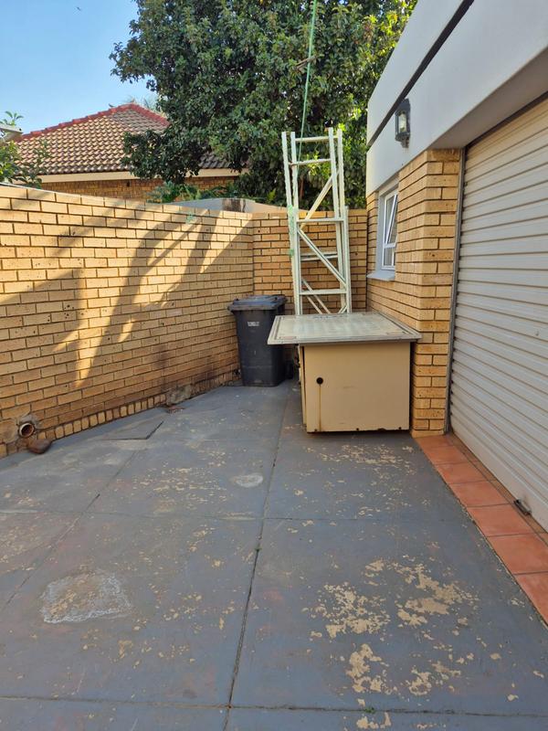 3 Bedroom Property for Sale in Eldoraigne Gauteng