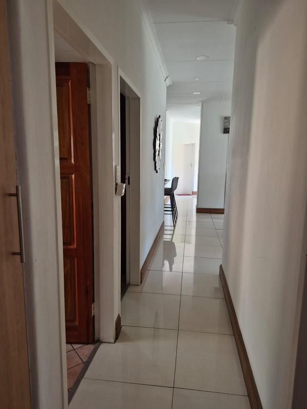 3 Bedroom Property for Sale in Eldoraigne Gauteng