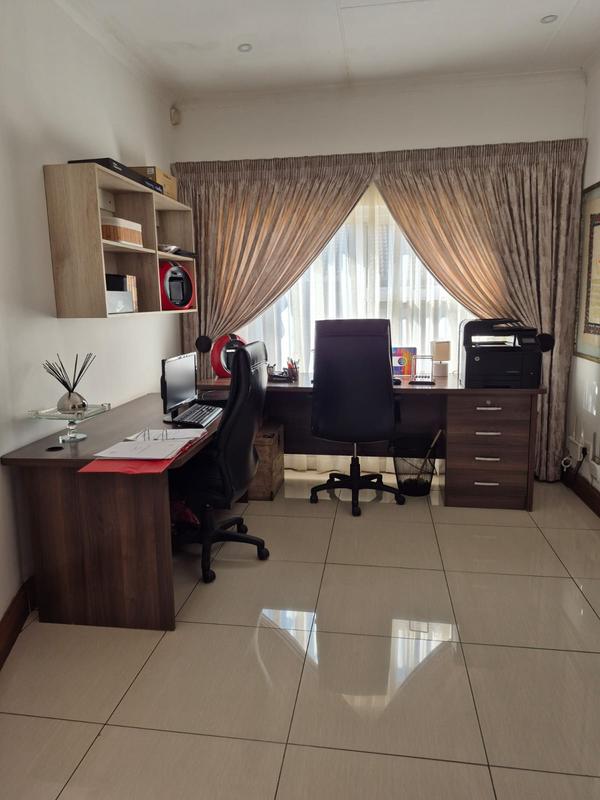 3 Bedroom Property for Sale in Eldoraigne Gauteng