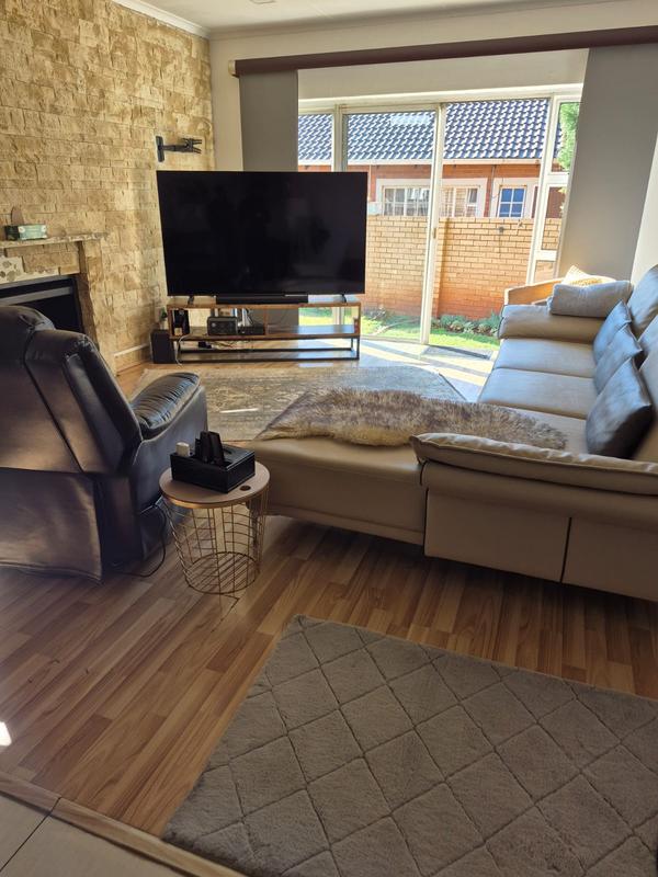 3 Bedroom Property for Sale in Eldoraigne Gauteng