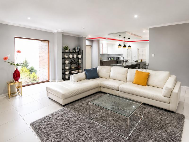 To Let 4 Bedroom Property for Rent in Bryanston Gauteng