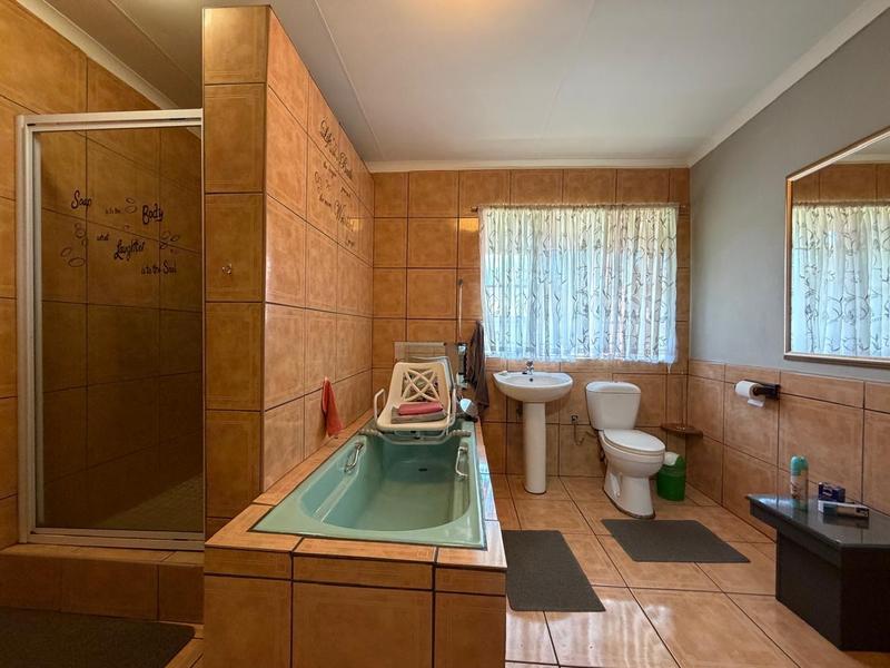 3 Bedroom Property for Sale in Vanderbijlpark CW 5 Gauteng