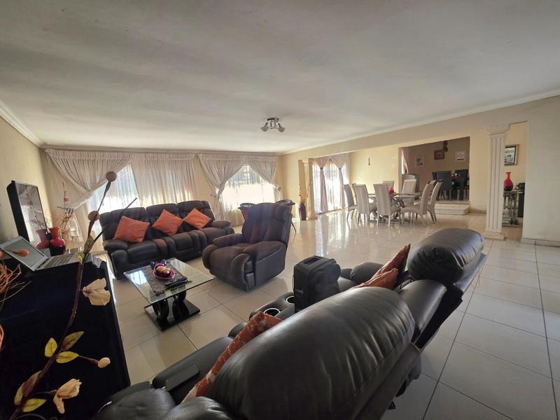 3 Bedroom Property for Sale in Dawn Park Gauteng