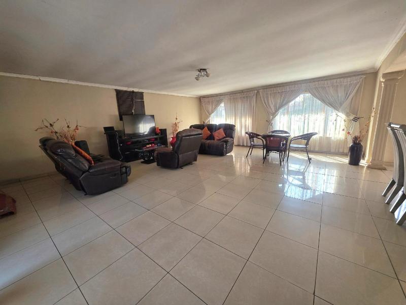 3 Bedroom Property for Sale in Dawn Park Gauteng