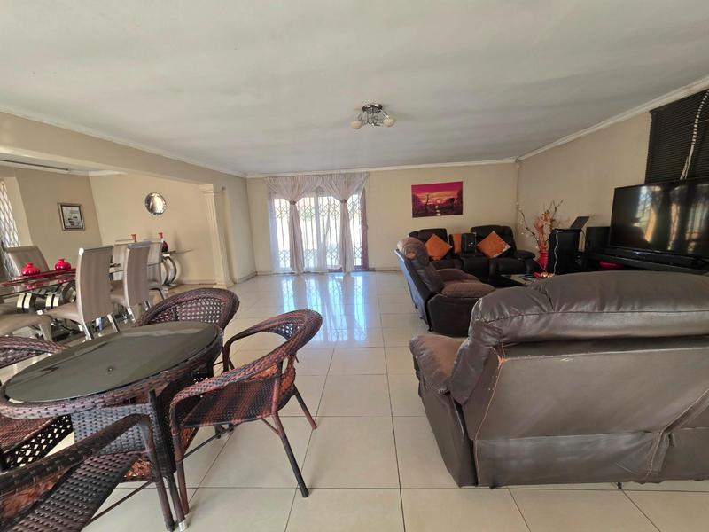 3 Bedroom Property for Sale in Dawn Park Gauteng