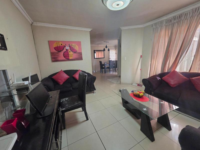 3 Bedroom Property for Sale in Dawn Park Gauteng
