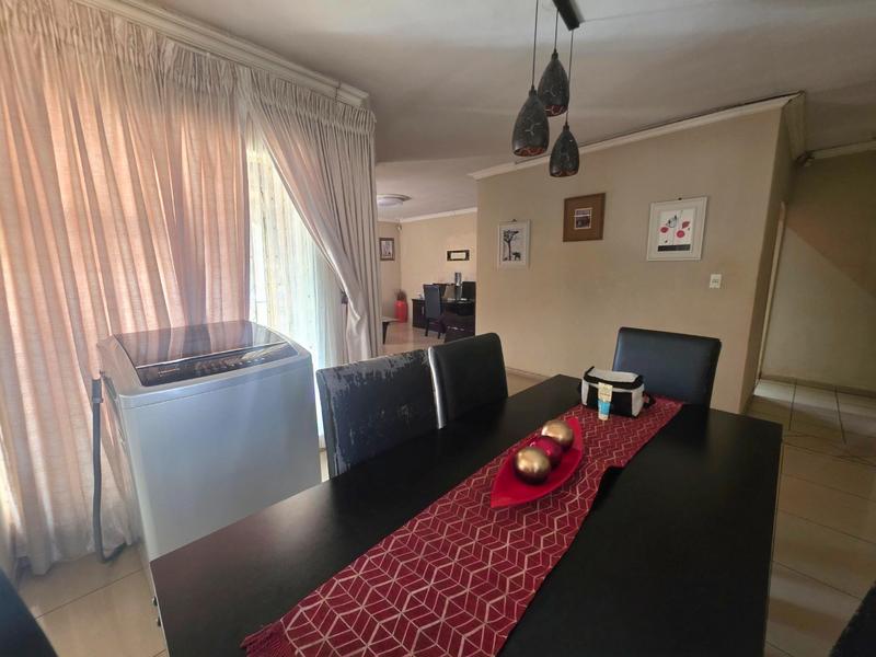 3 Bedroom Property for Sale in Dawn Park Gauteng