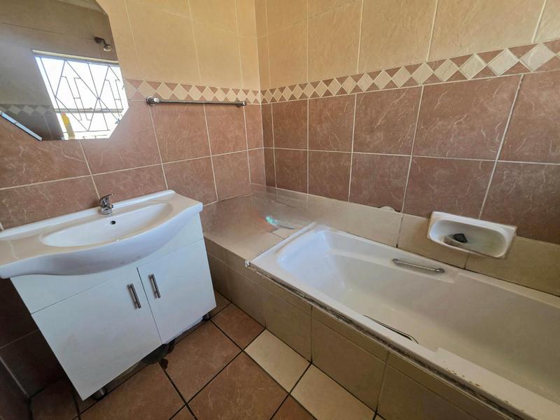 3 Bedroom Property for Sale in Dawn Park Gauteng
