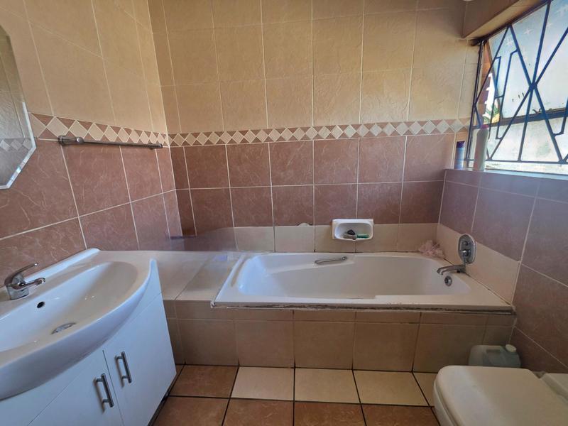 3 Bedroom Property for Sale in Dawn Park Gauteng