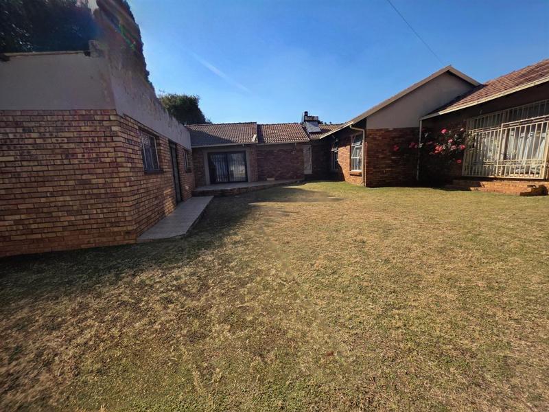 3 Bedroom Property for Sale in Dawn Park Gauteng