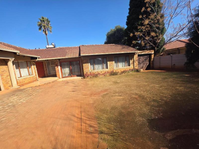 3 Bedroom Property for Sale in Dawn Park Gauteng