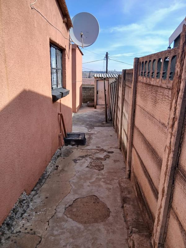 2 Bedroom Property for Sale in Dube Gauteng
