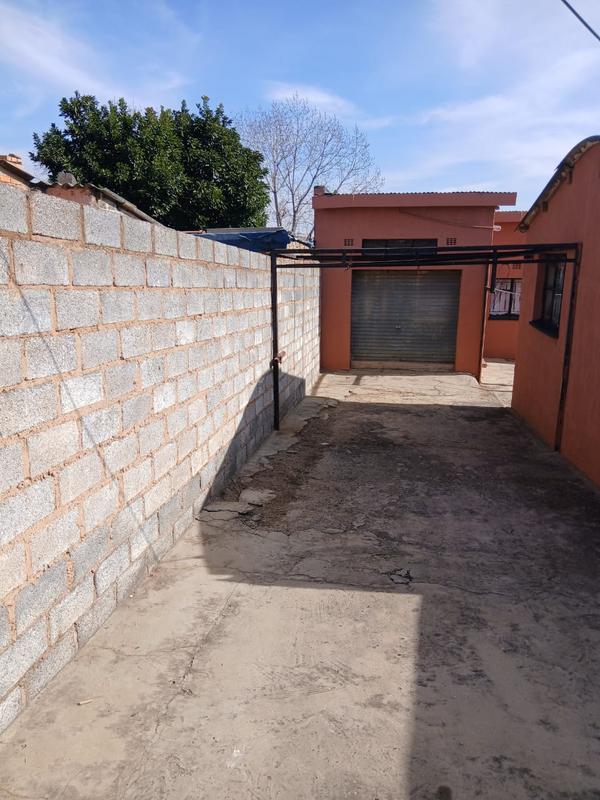 2 Bedroom Property for Sale in Dube Gauteng