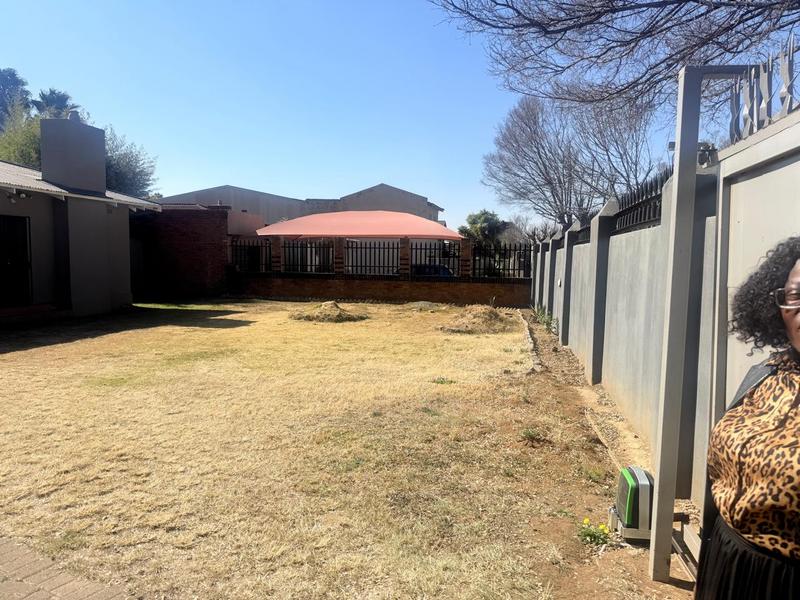 2 Bedroom Property for Sale in Wychwood Gauteng