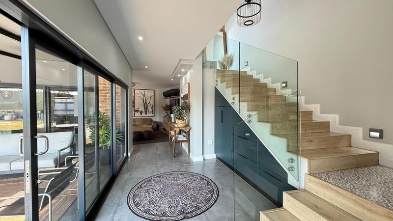 5 Bedroom Property for Sale in Midstream Heights Gauteng