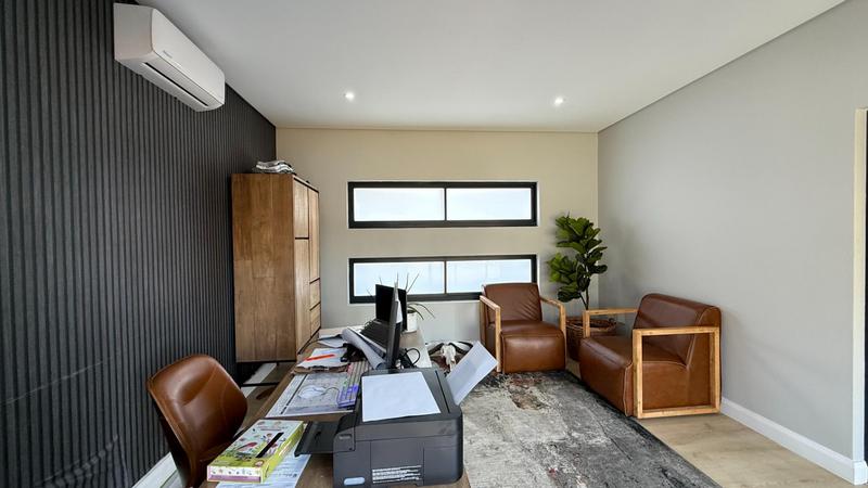 5 Bedroom Property for Sale in Midstream Heights Gauteng