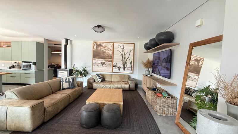 5 Bedroom Property for Sale in Midstream Heights Gauteng