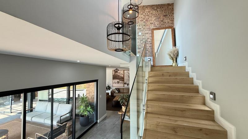 5 Bedroom Property for Sale in Midstream Heights Gauteng
