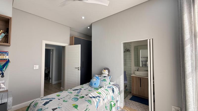 5 Bedroom Property for Sale in Midstream Heights Gauteng