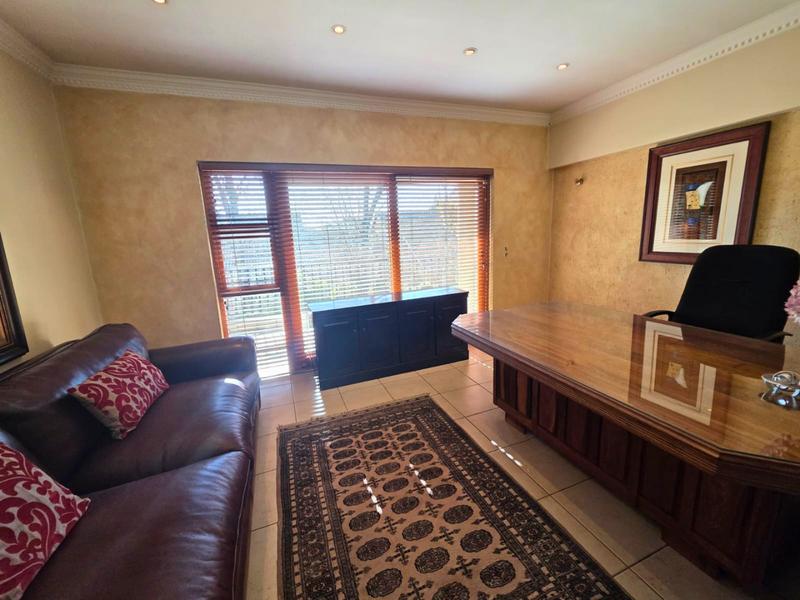 3 Bedroom Property for Sale in Glen Marais Gauteng