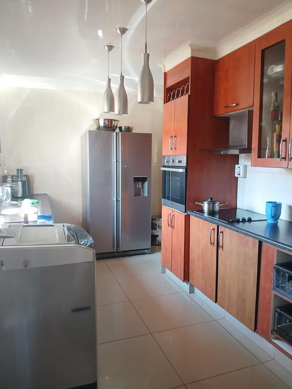 6 Bedroom Property for Sale in Eike Park Gauteng