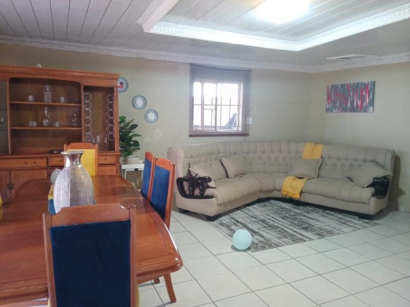 6 Bedroom Property for Sale in Eike Park Gauteng