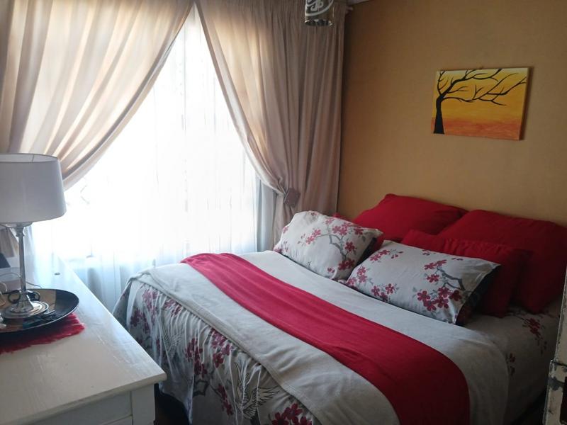 6 Bedroom Property for Sale in Eike Park Gauteng