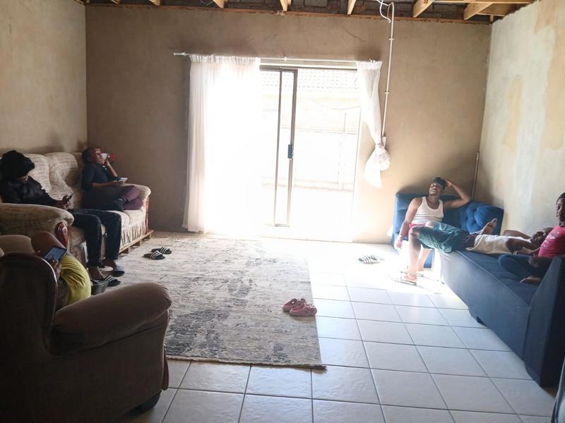 6 Bedroom Property for Sale in Eike Park Gauteng