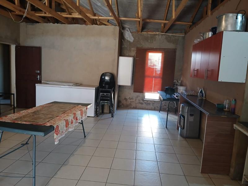6 Bedroom Property for Sale in Eike Park Gauteng