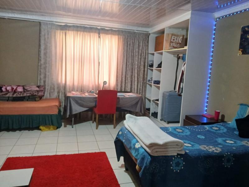 6 Bedroom Property for Sale in Eike Park Gauteng