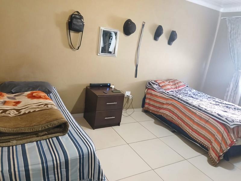 6 Bedroom Property for Sale in Eike Park Gauteng