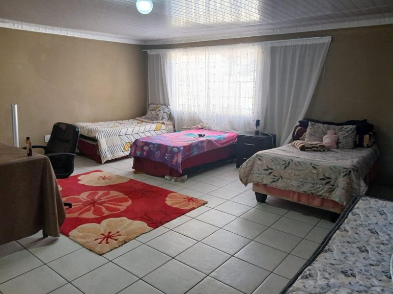 6 Bedroom Property for Sale in Eike Park Gauteng
