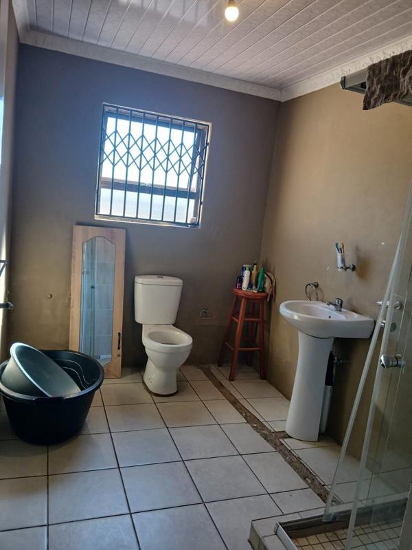 6 Bedroom Property for Sale in Eike Park Gauteng