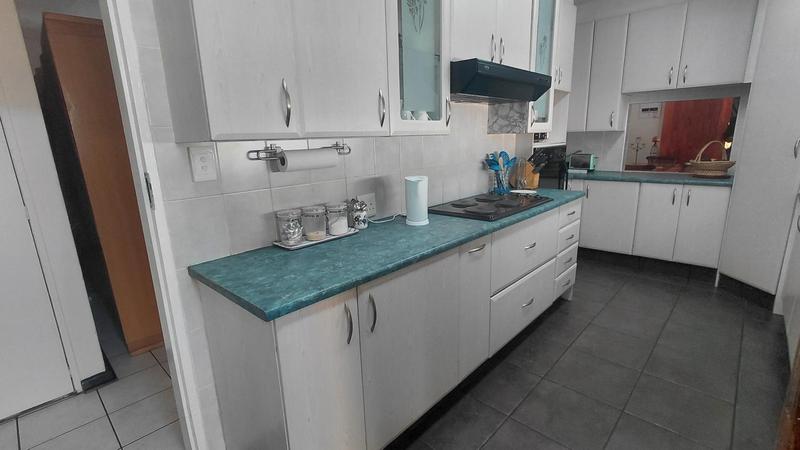 3 Bedroom Property for Sale in Brackendowns Gauteng