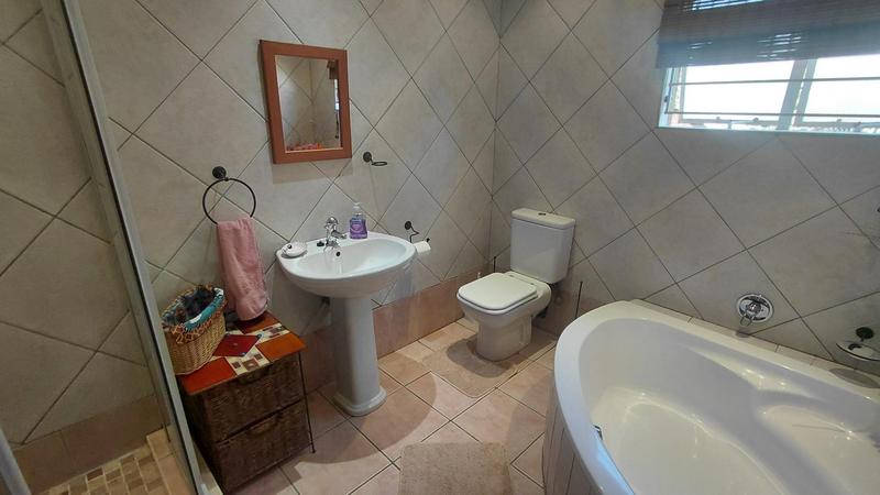 3 Bedroom Property for Sale in Brackendowns Gauteng
